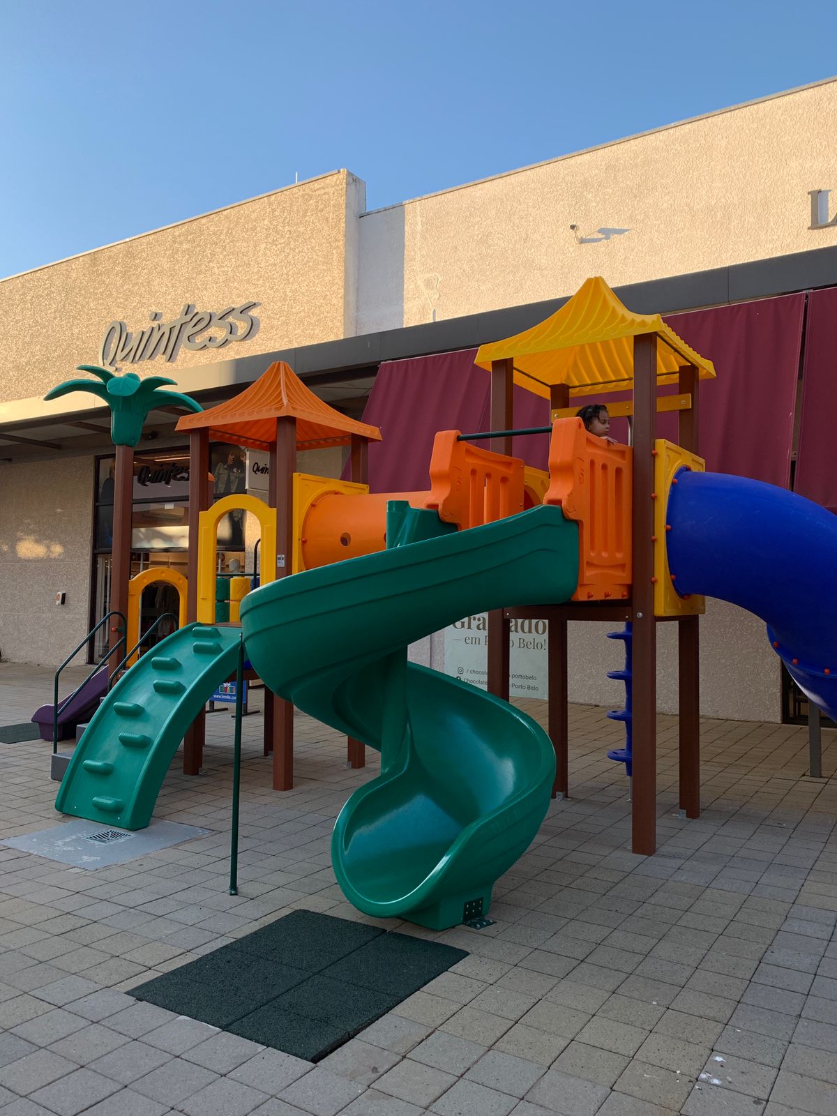 Playground amplia opções de lazer infantil no Porto Belo Outlet Premium
