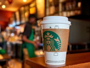 Porto Belo Outlet Premium recebe primeira unidade Drive Thru da Starbucks do Sul do país