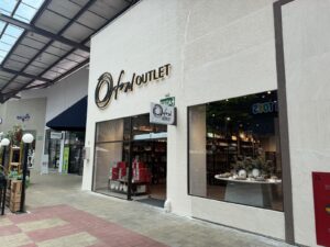 Oxford Outlet: qualidade garantida e o melhor preço esperam por você no Porto Belo Outlet Premium.